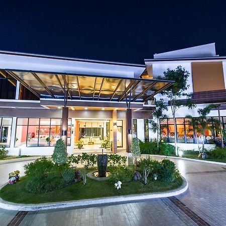 Mamaison Hotel Buriram Bagian luar foto