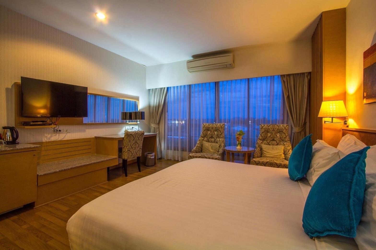 Mamaison Hotel Buriram Bagian luar foto