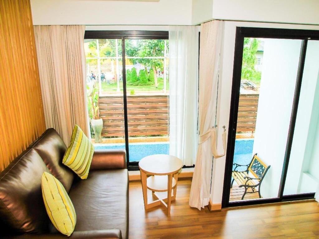 Mamaison Hotel Buriram Bagian luar foto