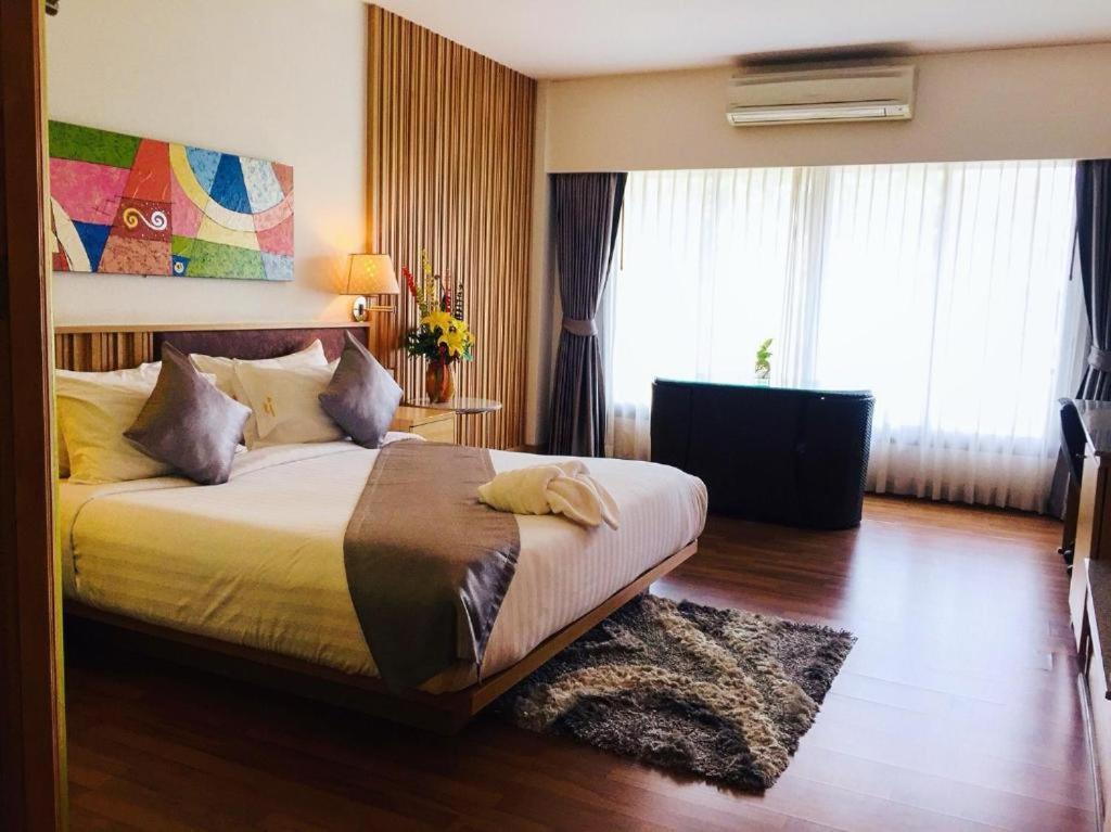 Mamaison Hotel Buriram Bagian luar foto