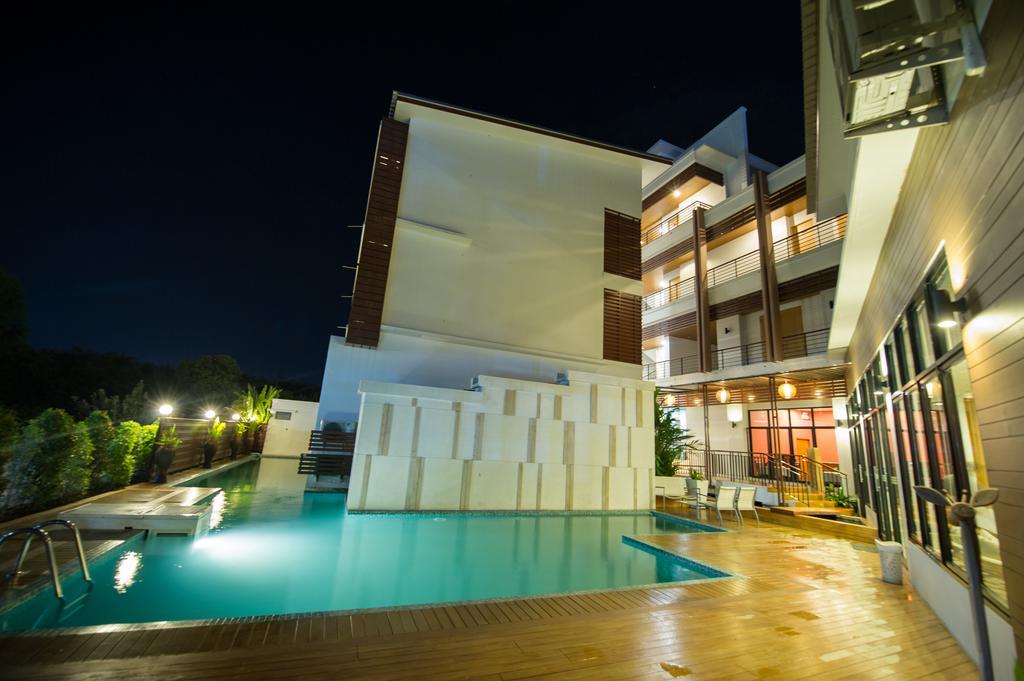 Mamaison Hotel Buriram Bagian luar foto