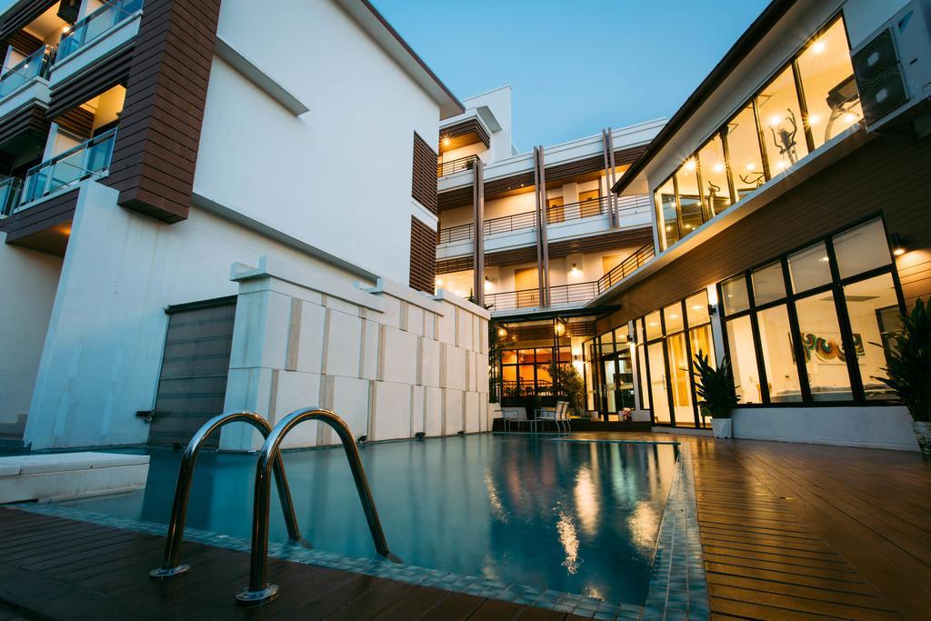 Mamaison Hotel Buriram Bagian luar foto